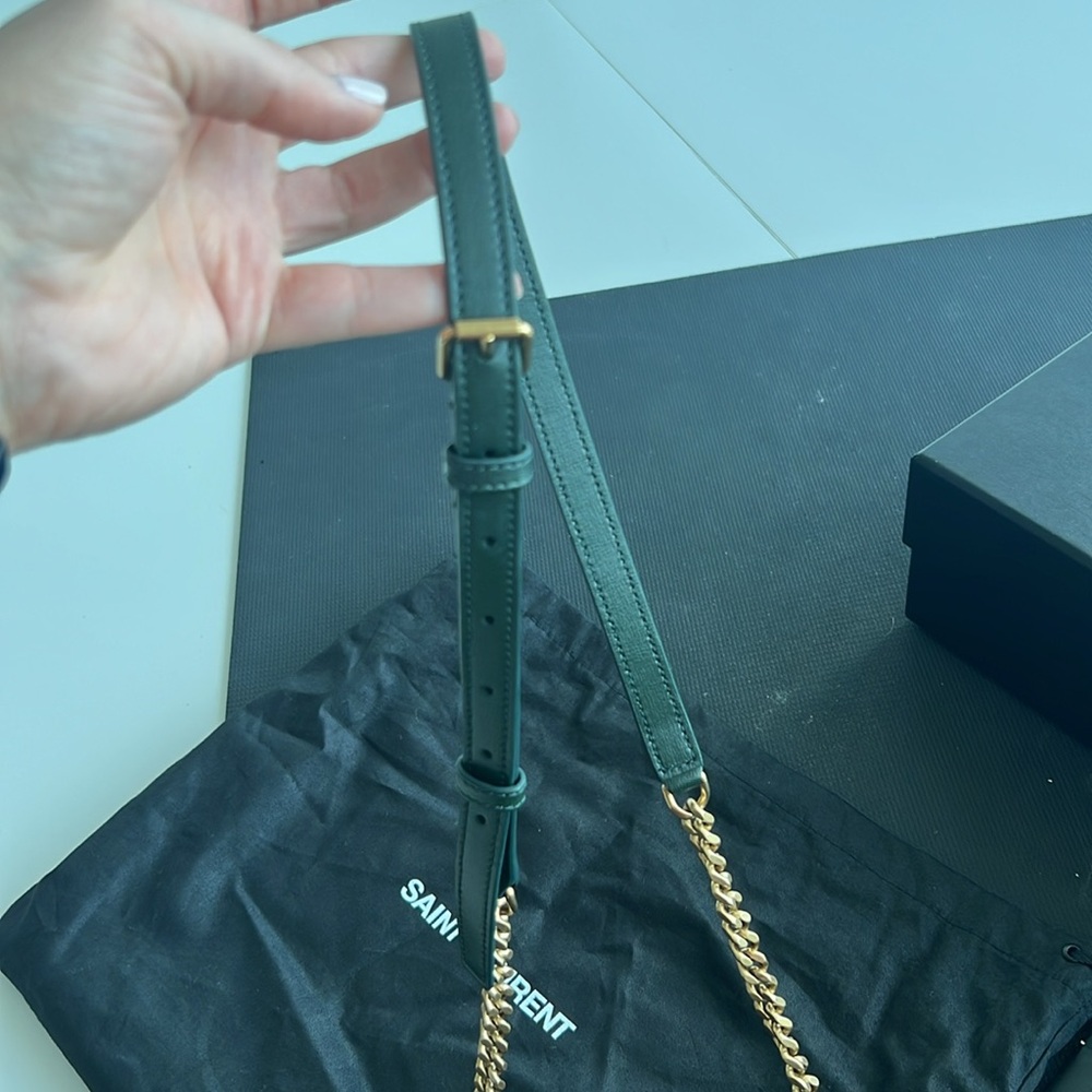 Authentic Saint Laurent Green Leather Shoulder Bag with Iconic YSL Logo. - Picture 15 of 16